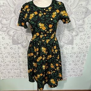 New $65 Lularoe Amelia Skater Fit & Flare Dress Black Yellow Gold Short Sleeve M